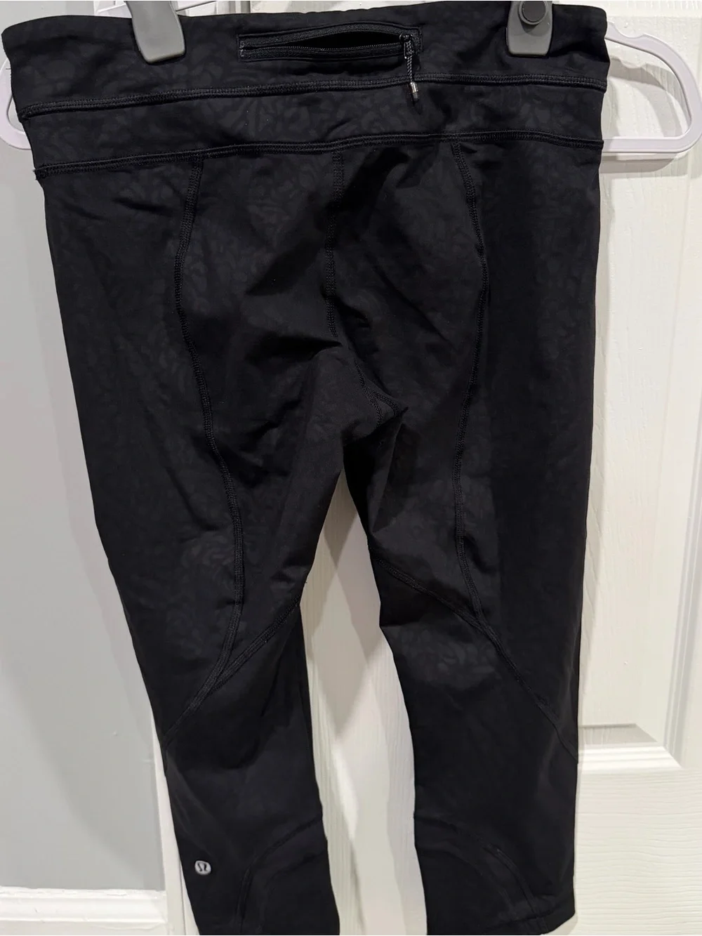 Pre-owned Lululemon Run: Inspire Crop II Print Camo/Embossed Black, Sz 8